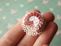 PetitPlat - Stephanie Kilgast - Miniature Food - Pink and White Cherry Cake - CC BY-NC-ND 2.0 flickr
